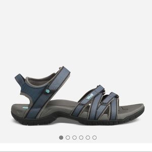 teva tirra size 8